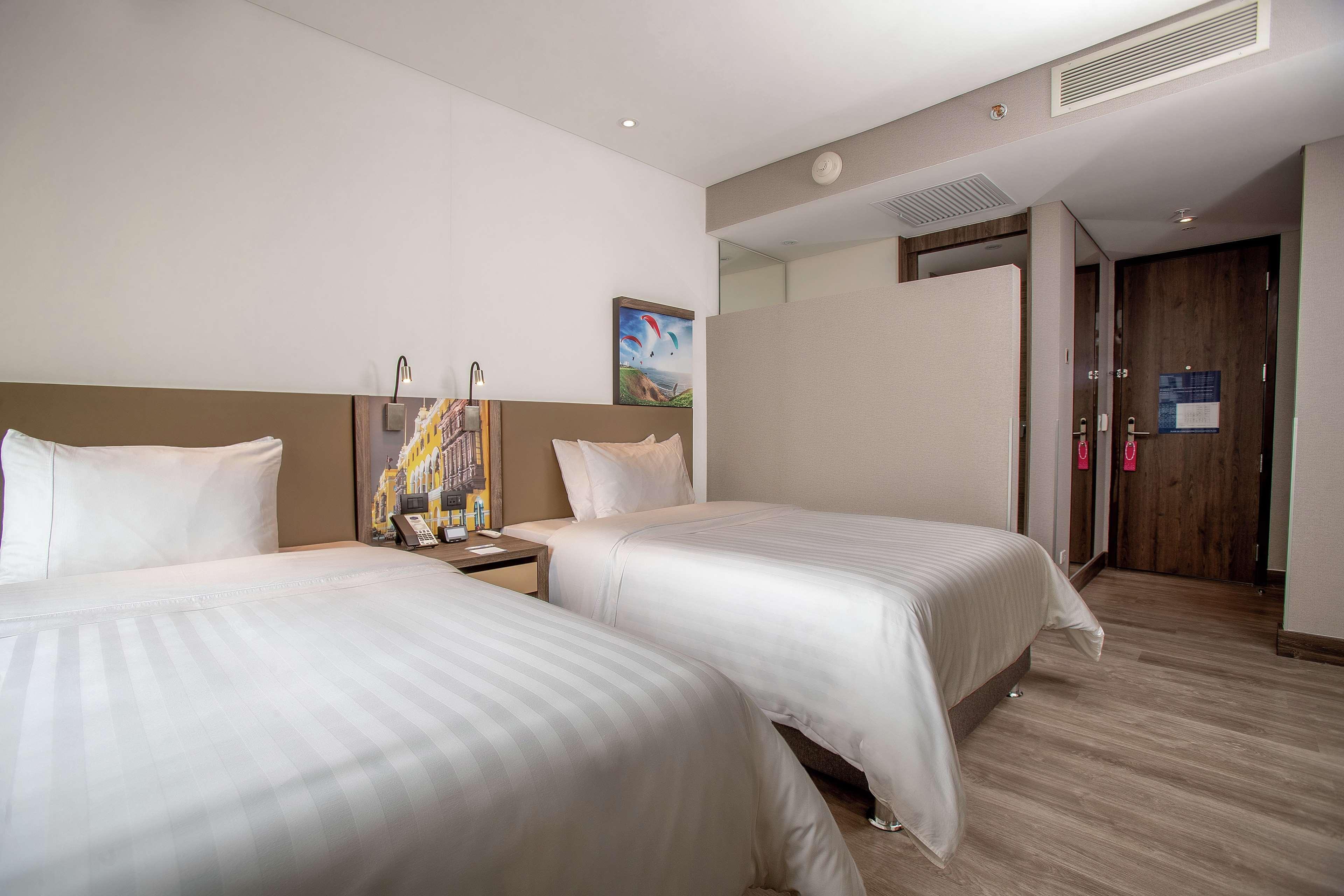 Hotel Hampton By Hilton San Isidro 4*