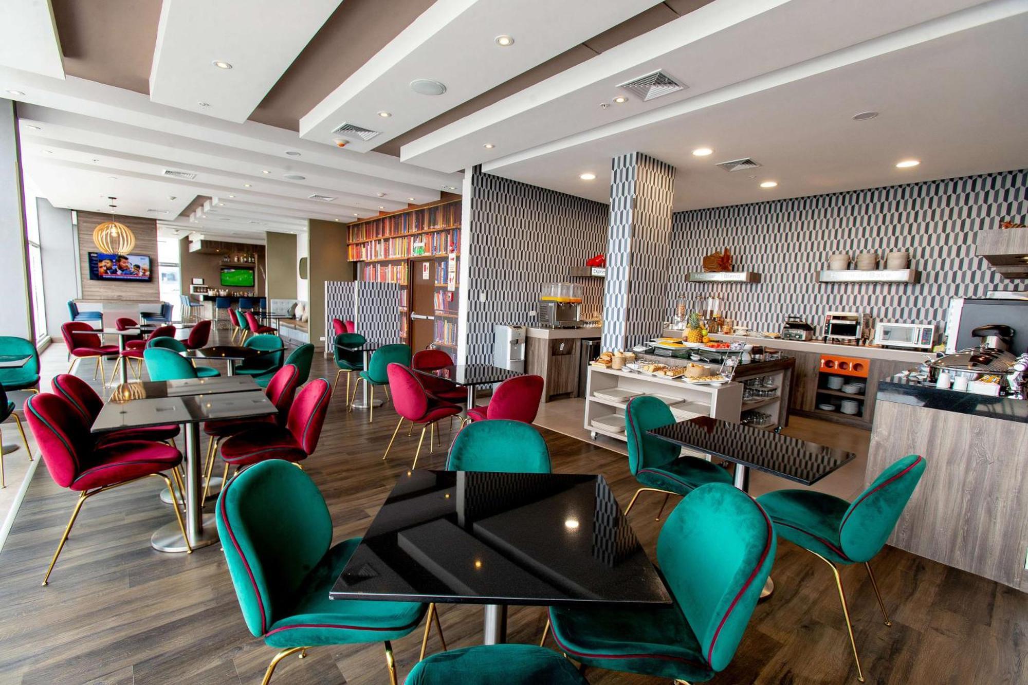 Hotel Hampton By Hilton San Isidro 4*