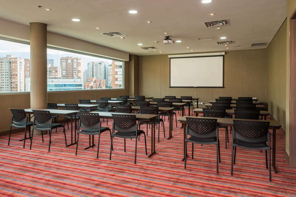 Hampton By Hilton San Isidro Hotel