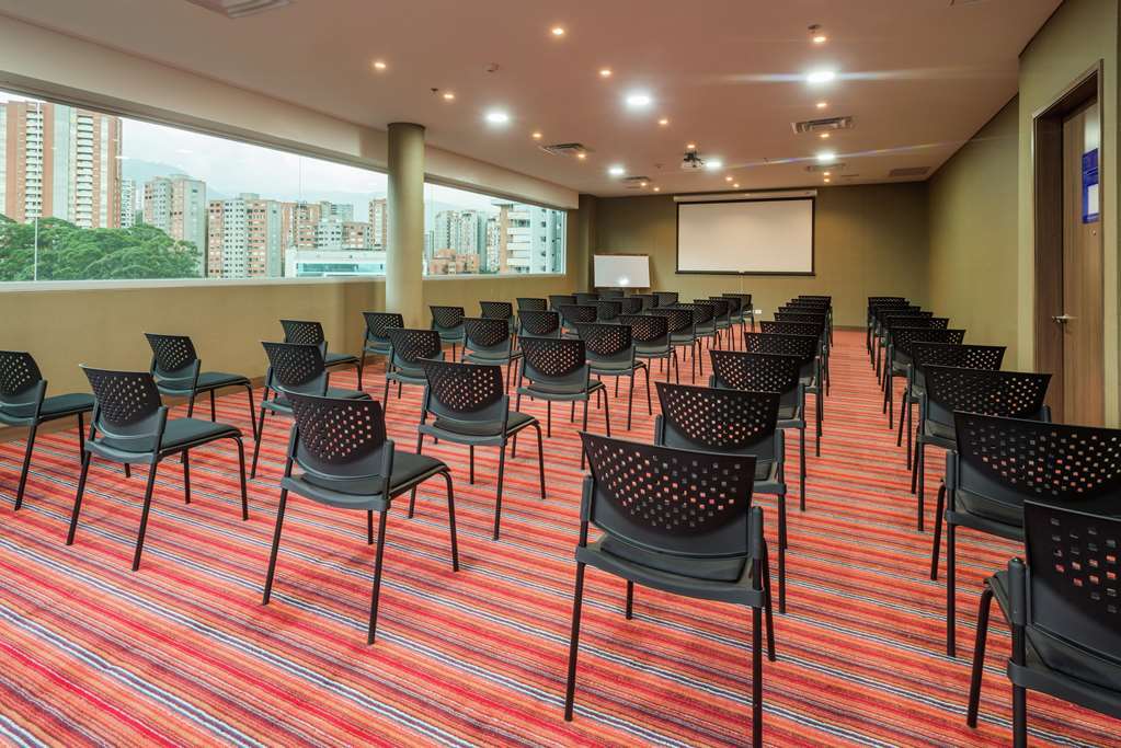 Hampton By Hilton San Isidro 4* Lima