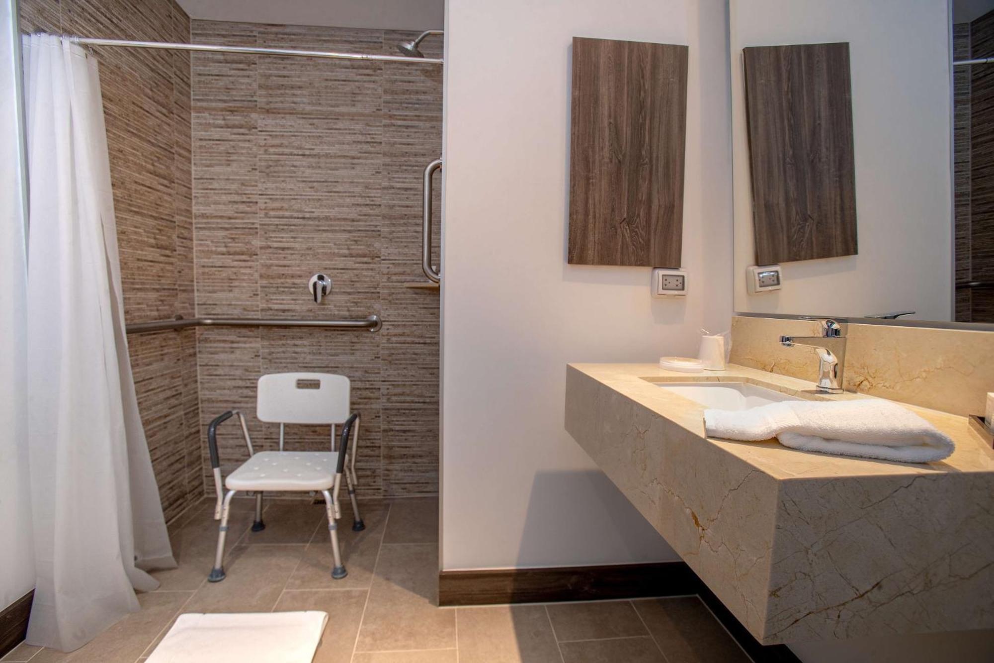 Hampton By Hilton San Isidro